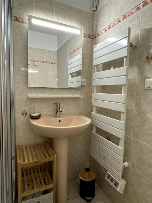 Апартаменты T2 Independant Avec Jardin Ливрон-сюр-Дром Экстерьер фото